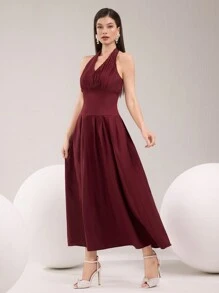 Modelyn 女士纯色褶皱挂脖连衣裙，优雅