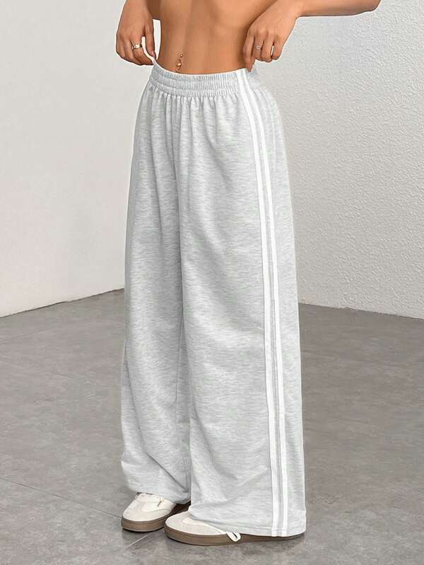 SHEIN PETITE Casual Black Side Striped Trousers Simple Fashion Daily Casual Graduation,Back To School Outfits,Graduation,Teacher Outfits For Women,Back To School
