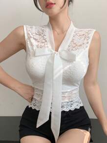 DAZY 女士蕾丝领结衬衫 - 米色 - 查看 2