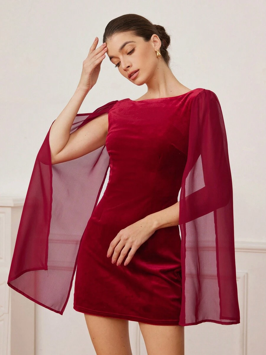 Aveloria Rosie Robe courte sexy et élégante à dos nu, col cape, manches en mousseline de soie et velours rouge, tenue romantique de vacances