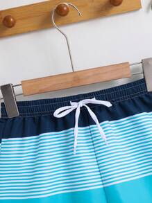 SHEIN Tween Boy 度假休闲学院风舒适时尚百搭柔软松紧腰条纹格子短裤、沙滩短裤、泳裤，适合秋季、春季、夏季、日常、户外、学校、街头装、派对、居家休闲 - 彩色 - 查看 5
