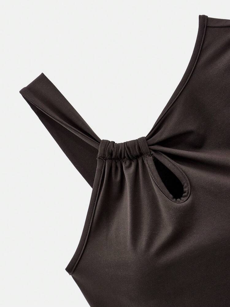 SHEIN Maija 2025년 여름 신상 커피 브라운 민소매 비대칭 러쉬드 허리 컷아웃 핏팅 실루엣 캐주얼 휴가 여름 탱크 탑, 미니멀리스트 디자인, 다용도, 봄방학, 성 패트릭 데이