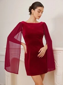 Aveloria Rosie Robe courte sexy et élégante à dos nu, col cape, manches en mousseline de soie et velours rouge, tenue romantique de vacances