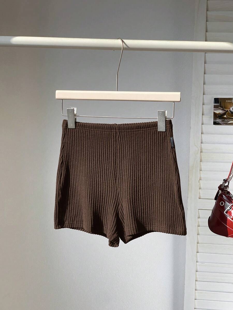 Comfortcana 女士纯色松紧腰罗纹短裤 - 巧克力棕 - 查看 1