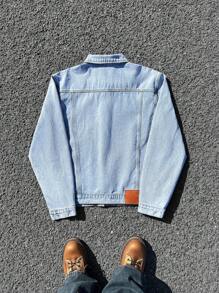 Manfinity Hypemode Chaqueta vaquera casual de mezclilla azul claro lavada para hombres