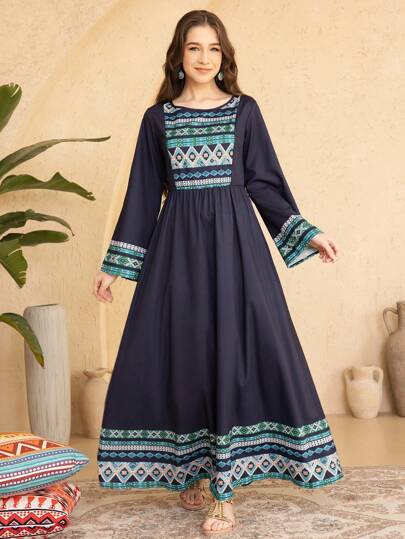 少女几何印花圆领长袖休闲连衣裙