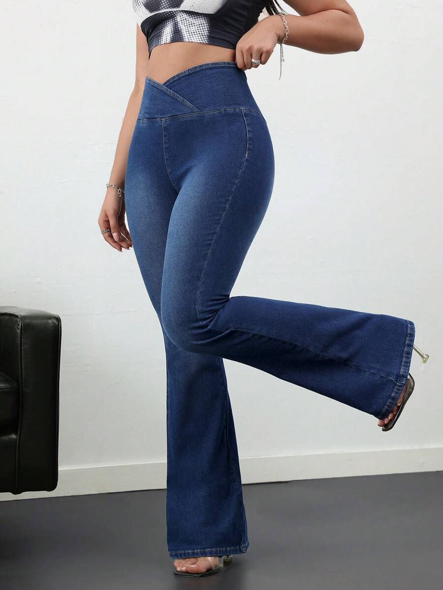 SHEIN Tall Pantalones vaqueros casuales para mujer, tipo skinny con estiramiento, pantalones acampanados de tiro alto, pantalones vaqueros de cintura cruzada azules acampanados - Azul lavado oscuro - Ver 1