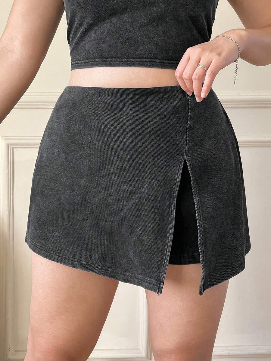 SHEIN EZwear Quần short đen giặt axit cỡ lớn cho nữ có đường xẻ bên hông - màu đen - Xem 1