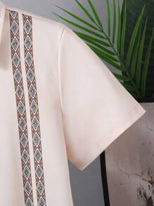 SHEIN Tween Boys College Travel Print Turndown Collar Short Sleeve Casual Shirt, Suitable For Commuting, School, Daily, Sport, Spring/Summer