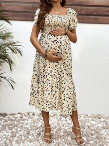 SHEIN Maternity Resort Allover Print Ruffle Hem Short Sleeve Dress