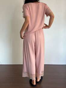 DAZY 简约女士睡衣套装，柔软针织面料，蕾丝边上衣和七分裤