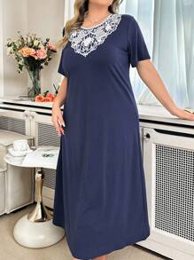 Grande taille Chemise de nuit à manches courtes col rond avec décoration de cravate