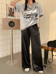 DAZY Conjunto de 2 piezas de top de manga corta y pantalones con estampado de letras para mujeres