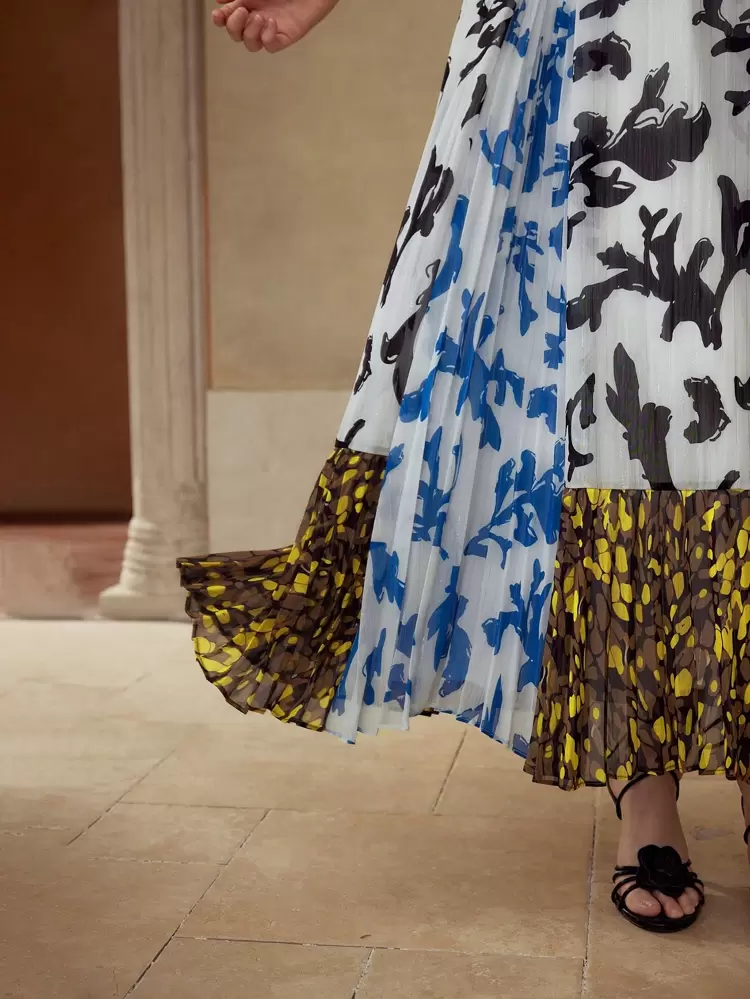 ALLOVER PRINT PLEATED DRESS