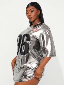 SHEIN SXY Vestido camiseta de talla grande para mujer con acabado metalizado plateado para usar en fiestas, partidos, citas, cumpleaños, despedidas de soltera, etc. Es casual, cómodo, fácil de combinar y estiliza la figura
