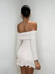 SHEIN BAE 女士杏色纯色网眼针织荷叶边露肩性感露肩长袖夸张荷叶边下摆优雅甜美迷你连衣裙/适合下午茶聚会/时尚郊游/约会之夜/甜蜜郊游，夜间郊游/圣诞派对礼服/除夕礼服/节日女装/长袖连衣裙，性感女装，俱乐部女装，长袖迷你连衣裙 - 白色 - 查看 2