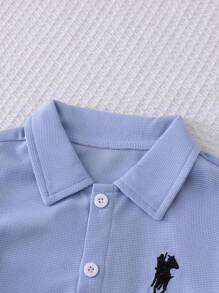 Conjunto de 4 piezas para bebé/niño pequeño para verano: Camiseta blanca, camisa a cuadros, pantalones cortos, gorra - Ideal para vacaciones, juego, uso diario casual