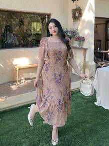 Dazy Petite Plus 加大码紫色花朵泡泡袖裹身裙，度假海滩风格春夏，荷叶边