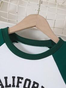 2 件套适合少女：拼布运动衫 + 百褶裙，校园风格复古美式印花，适合返校、派对、度假