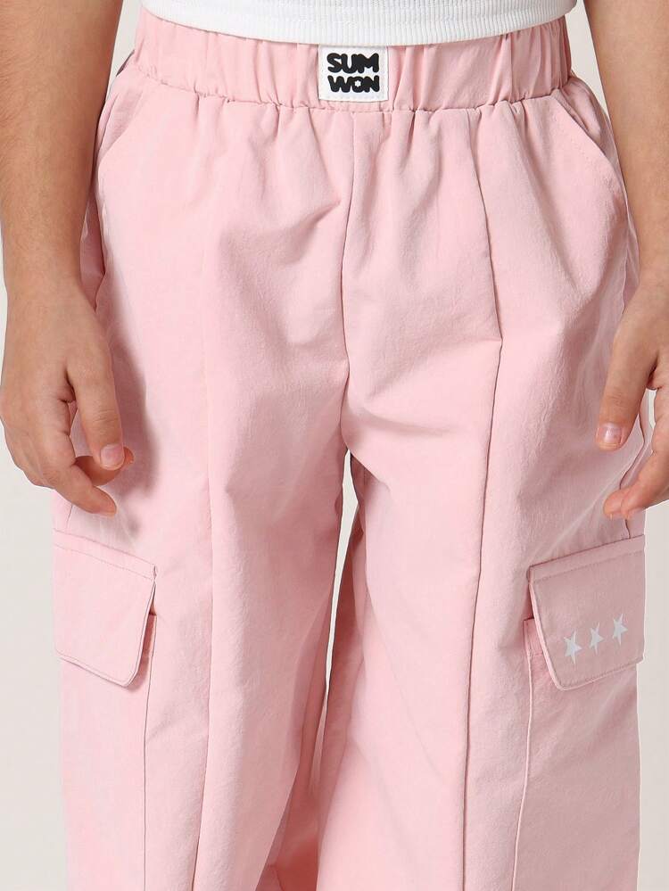 Set pantaloni cargo con maglietta a coste e design a stella