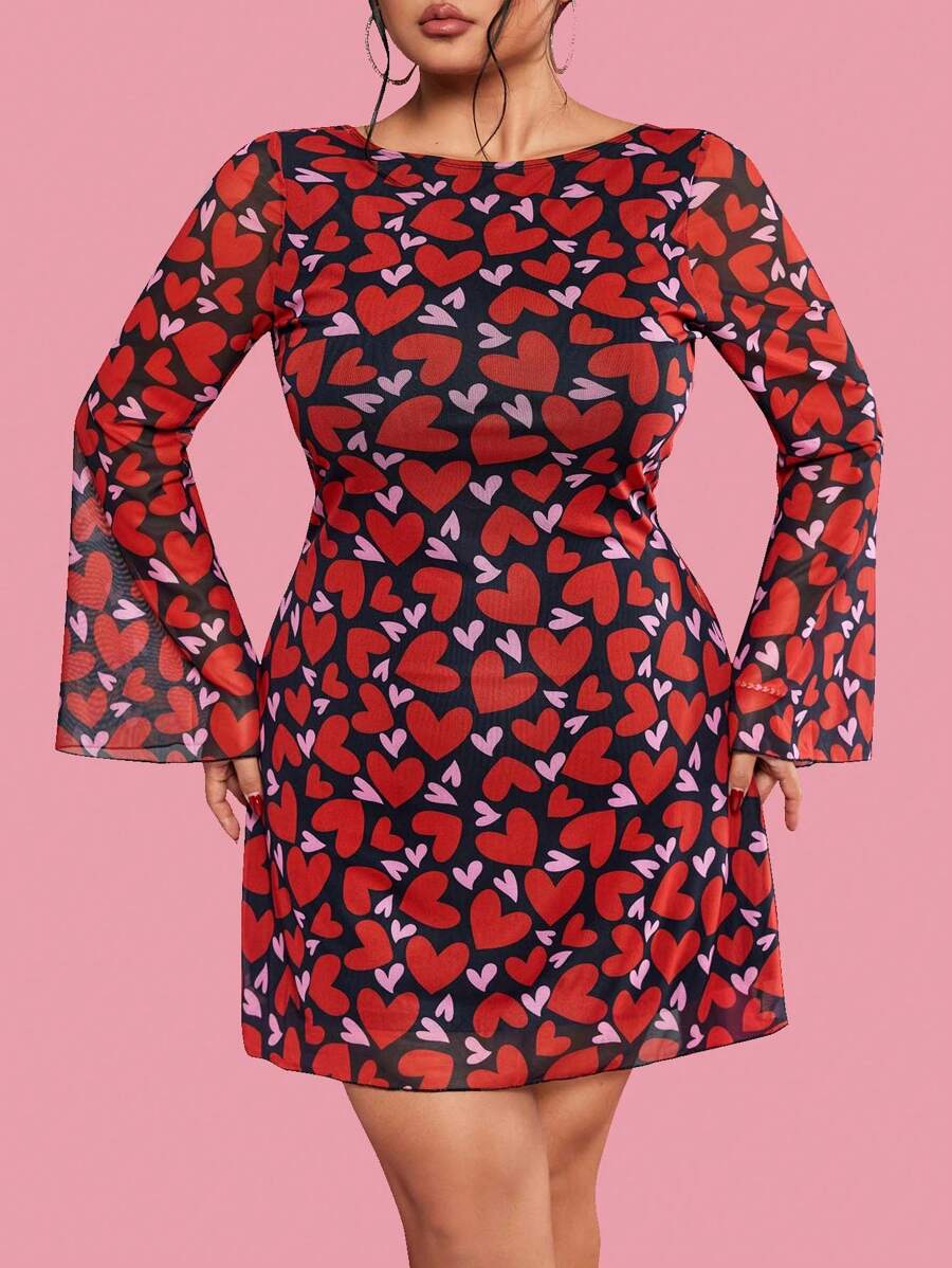 SHEIN ICON فستان A-Line ذو أكمام واسعة وطبعة قلوب شبكي مصنوع من الأنسجة المبرمة المناسبة للمقاسات الكبيرة، مناسب لليلة المواعدة وعيد الحب - متعدد الألوان - مشاهدة 1