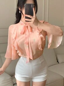 DAZY بلوزة نسائية بياقة مزينة بكشكشة مزهرة