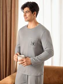 Manfinity Underwear&Sleepwear Basics Conjunto de pijama de hombre con mangas largas y pantalones largos con detalles bordados