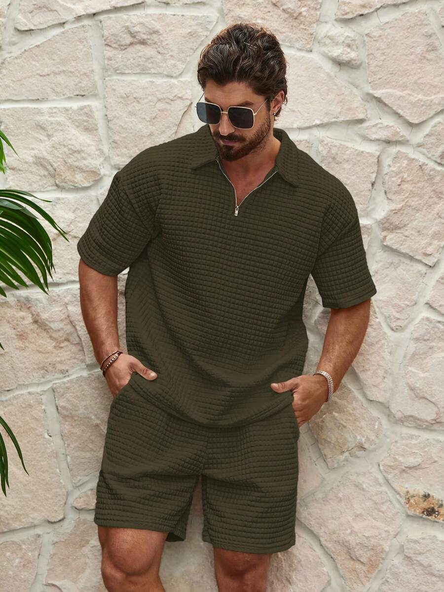 Manfinity RSRT 男士纯色纹理短袖 Polo 衫和短裤两件套，舒适服装 - 墨綠色 - 查看 1