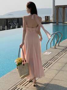 DAZY 女士修身喇叭雪纺中长连衣裙，带挂脖领、系带和喇叭下摆，适合约会之夜、正式女士连衣裙