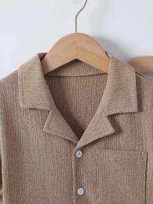 Young Boy 2pcs Set: Casual Fashionable Faux Wood Grain Textured Fabric Lapel Short Sleeve Shirt And Relaxed Fit Pants - Khaki - View 4