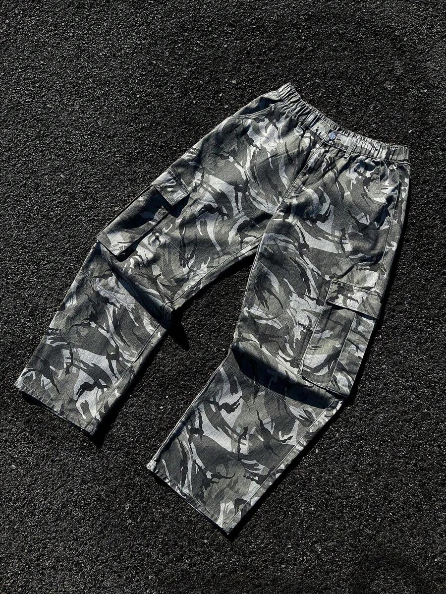 Manfinity EMRG Men Camouflage Cargo Pants, Loose Baggy Trousers, Street Wear - Army Green - View 1