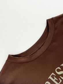 SHEIN 2 件套青少年男孩休闲英式印花短袖 T 恤和短裤套装，街头服饰朋克摇滚校园风格，适合春夏户外、派对、音乐节 - 彩色 - 查看 5