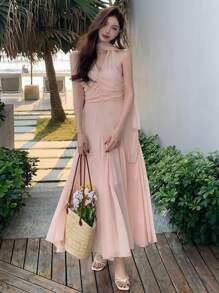 DAZY 女士修身喇叭雪纺中长连衣裙，带挂脖领、系带和喇叭下摆，适合约会之夜、正式女士连衣裙