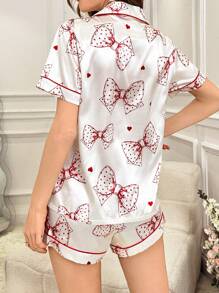 Conjunto de pijama de camisa y shorts para mujer con estampado de lazo de nudo y cuello postizo de color contrastante