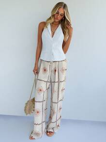 Forever 21 Women Festival Holiday Printed Half-Through Pants