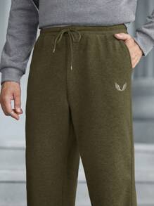 Manfinity RelaxMax 男士刺绣口袋直筒宽松休闲运动裤 男士服装 男士裤子 男士服装 男士裤子 运动裤 男士优质运动裤 男士服装 男士裤子 - 軍綠色 - 查看 2