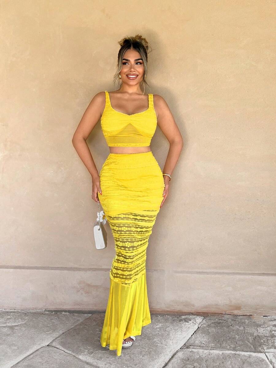 Zolique Women's Yellow Truncated Sexy Lace Contrast Mesh Vest Fishtail Long Skirt Two-Piece Vacation Set