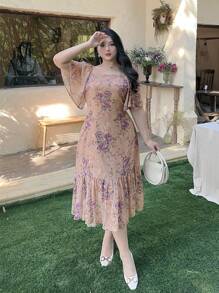 Dazy Petite Plus 加大码紫色花朵泡泡袖裹身裙，度假海滩风格春夏，荷叶边