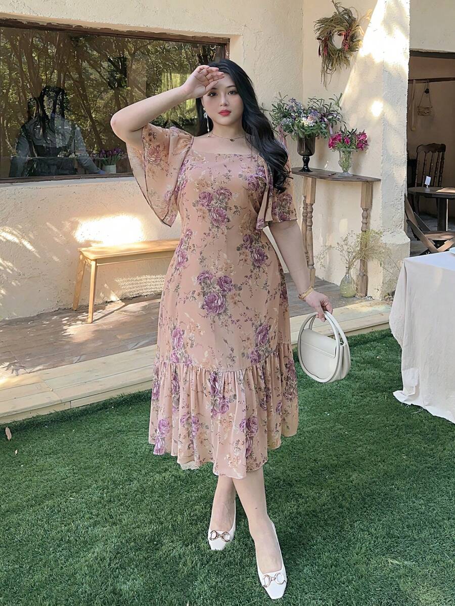 Dazy Petite Plus 加大码紫色花朵泡泡袖裹身裙，度假海滩风格春夏，荷叶边