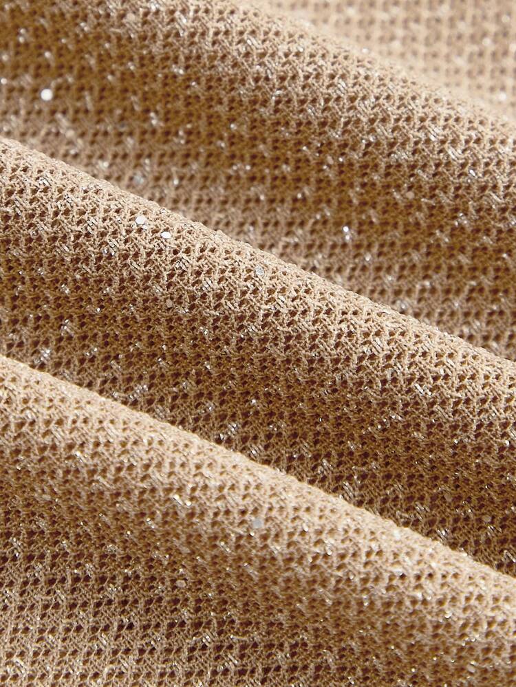 SHEIN Maija 봄과 여름 새로운 스타일의 카키 글리터 니트 원숄더 탑과 허리가 잘록한 섹시한 스커트가 여성용 투피스 세트입니다. 도시적이고 현대적인 우아한 민소매 일상복으로, 휴가, 파티, 웨딩 데이트에 적합합니다.