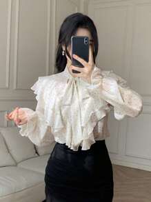 DAZY 女式波尔卡圆点荷叶边领休闲衬衫，时尚日常穿着，秋季女装长袖上衣 - 米色 - 查看 4