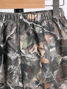 SHEIN Conjunto de 2 piezas para niños jóvenes con pantalones cortos y pantalones cargo de estilo casual con estampado de camuflaje de ramas, ropa cómoda para ir al colegio, diario, deportes al aire libre, apto para primavera/verano, gran valor