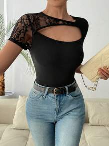 Chiquease T-shirt noir avec dentelle contrastante et ajouré, style minimaliste mode décontractée pour tous les jours
