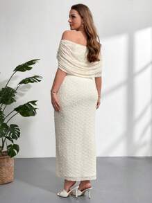 Firerie Vestido largo elegante y romántico para mujer talla grande con diseño de hombros descubiertos, tela elástica y texturizada, volante en el bajo, adecuado para primavera/verano - Albaricoque - Ver 3