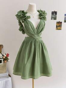 Soleia 女士浪漫花卉印花褶皱 V 领绿色露背系带收腰 A 字春季迷你连衣裙，适合度假、返校、秋季