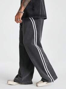 Manfinity RebelGame Men's Loose Knit Acid-Washed Sweatpants - Dark Grey - View 4