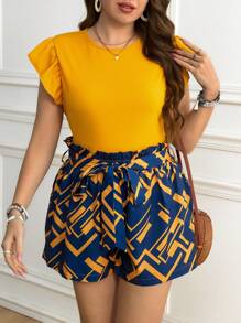 SHEIN LUNE 2-delige set van een effen casual top en shorts in grote maten, minimalistisch en modieus voor dagelijks gebruik. Zomeroutfits voor vrouwen. Tweedelige set. Vakantie-outfits voor vrouwen. Minimalistische outfits voor woon-werkverkeer. Vakantie-outfits voor vrouwen. Rave-outfits voor vrouwen. Feestdagen.