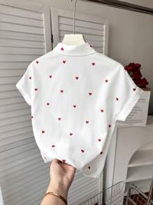 SHEIN Tween-Mädchen Lockere weiße Kurzarmbluse mit Herz-Print, geeignet für Frühling/Sommer, Frühlingsausflug, Country-Style, Tee im Garten, Lässig ausflüge, Valentinstag, passende Outfits für Mama und mich