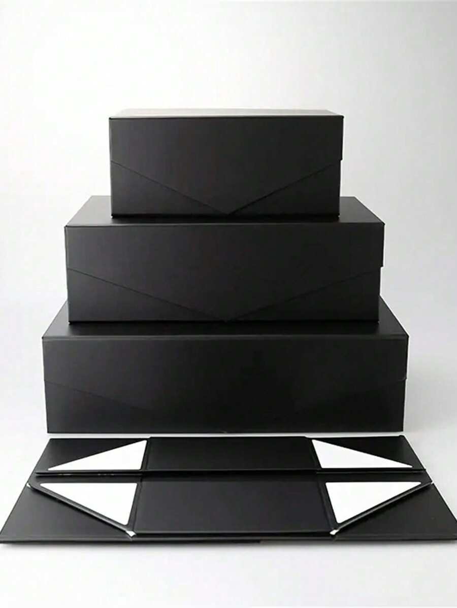 SHEIN 1pc Black Gift Box With Magnetic Closure, Sturdy Paperboard Packaging With Lid, Suitable For Wedding Favors, Christmas, Halloween, Birthday And Other Occasions,Christmas - Black - View 1