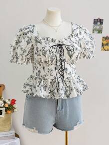 Soleia Blusa floral de mujer de talla grande con mangas cortas y volantes para vacaciones